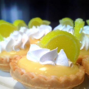 Lemon-custard-whip-cream-tarts